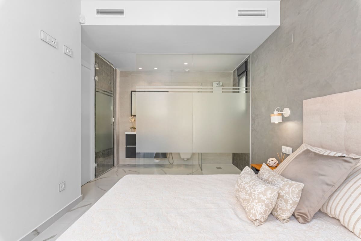 2 sypialnia Bungalow na sprzedaż w San Miguel de Salinas z basenem - 375 000 € (Ref: 9686599)