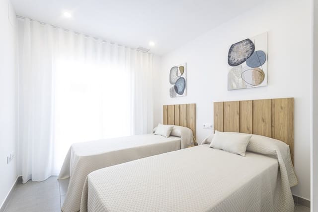 2 sypialnia Apartament na sprzedaż w La Manga del Mar Menor z basenem garażem - 220 600 € (Ref: 9686612)