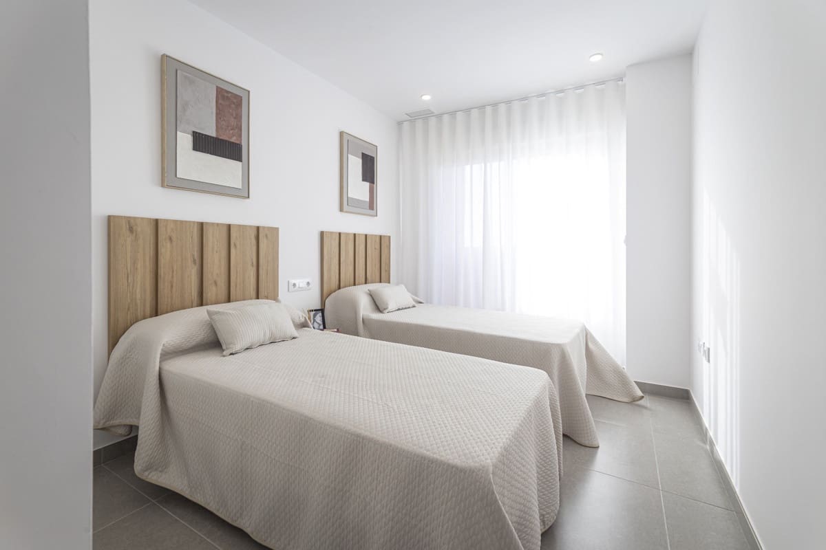 2 sypialnia Apartament na sprzedaż w La Manga del Mar Menor z basenem garażem - 220 600 € (Ref: 9686612)