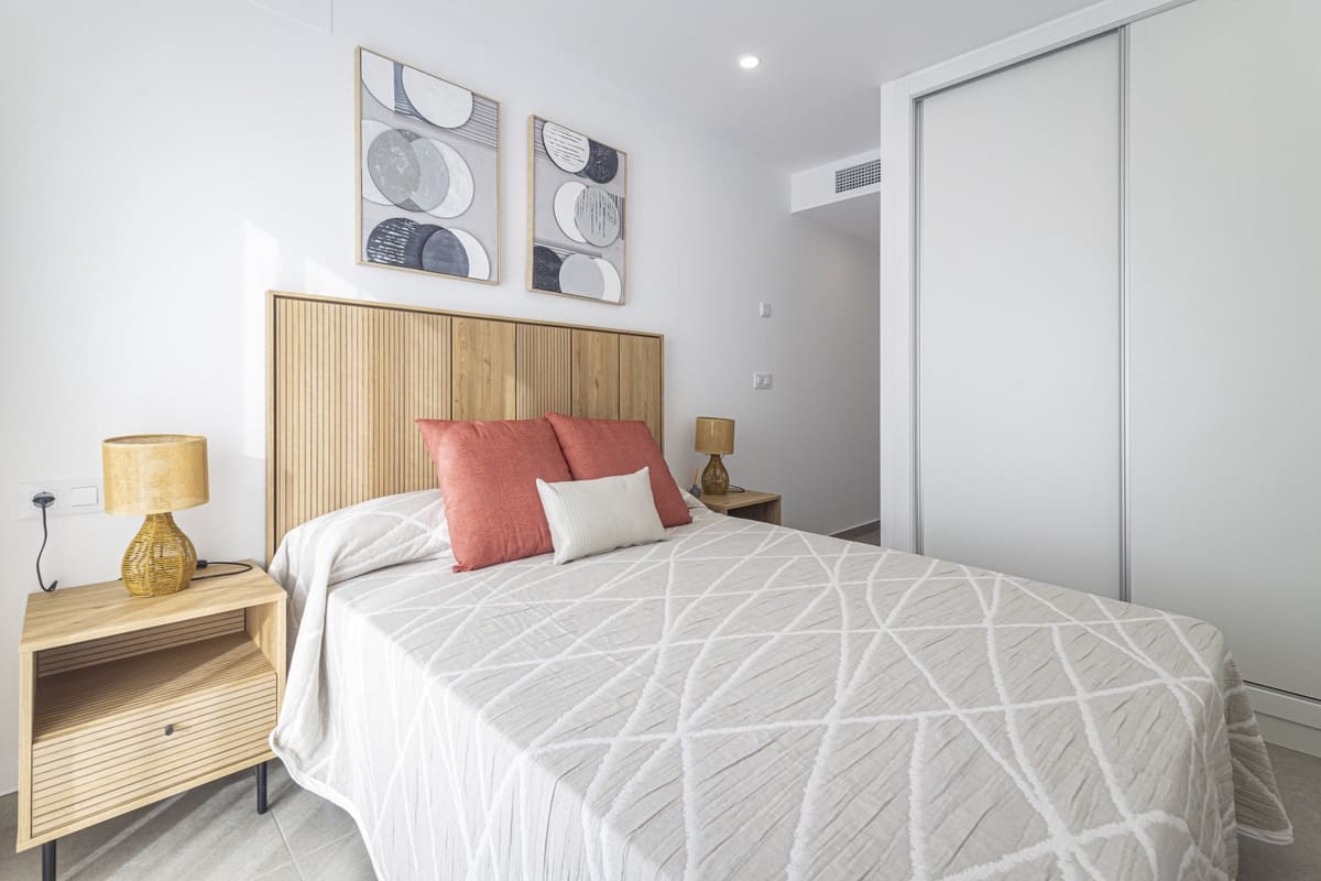 2 sypialnia Apartament na sprzedaż w La Manga del Mar Menor z basenem garażem - 220 600 € (Ref: 9686612)