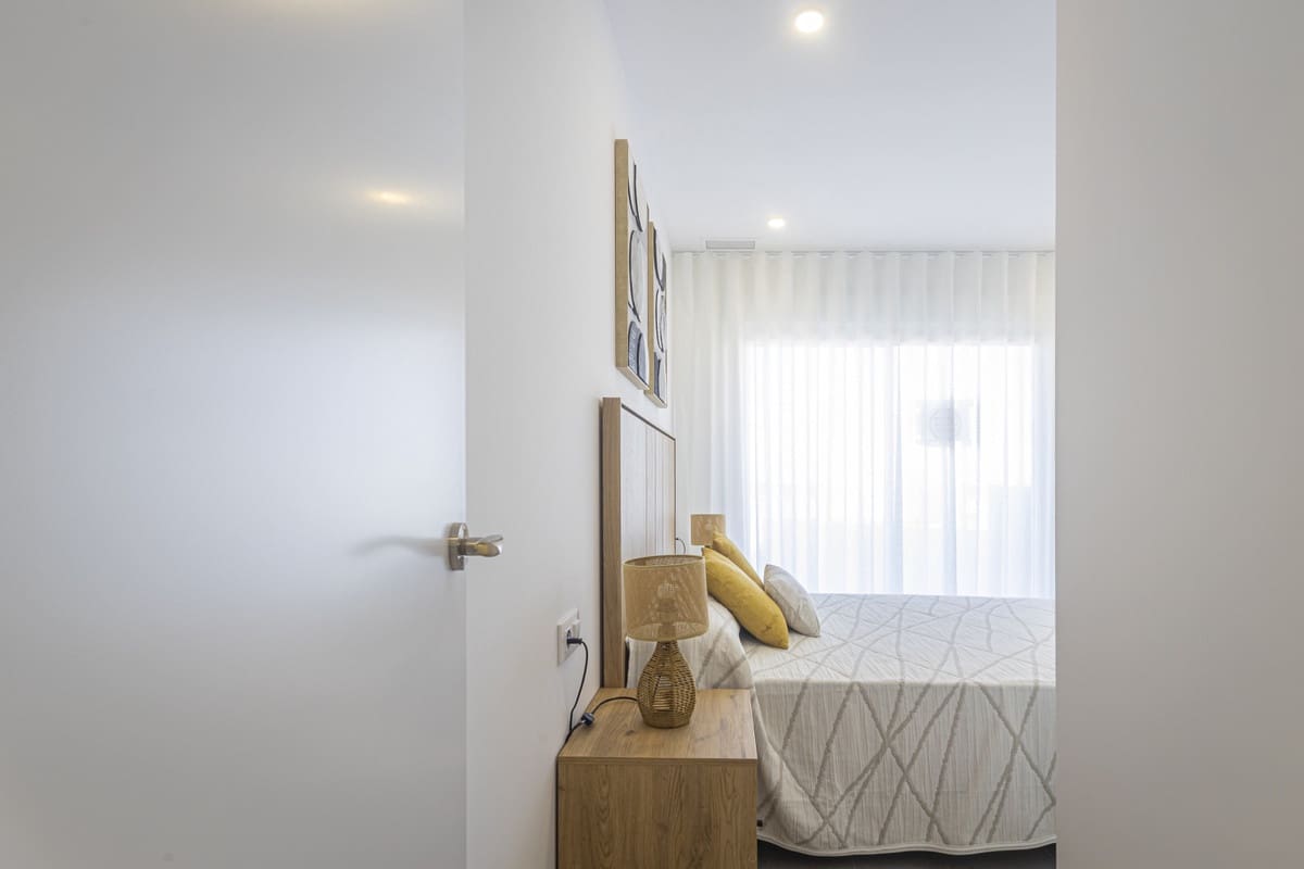 2 sypialnia Apartament na sprzedaż w La Manga del Mar Menor z basenem garażem - 220 600 € (Ref: 9686612)