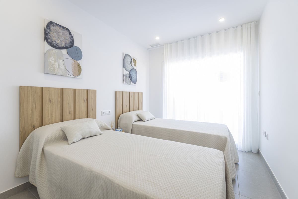 2 sypialnia Apartament na sprzedaż w La Manga del Mar Menor z basenem garażem - 220 600 € (Ref: 9686612)