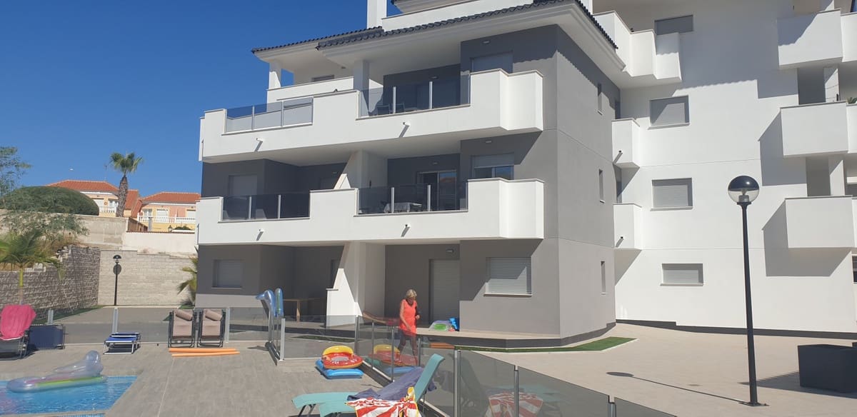Apartamento de 2 habitaciones en Filipinas en venta con piscina garaje - 255.000 € (Ref: 9686627)