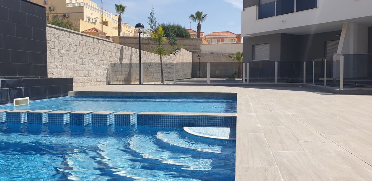 Apartamento de 2 habitaciones en Filipinas en venta con piscina garaje - 255.000 € (Ref: 9686627)