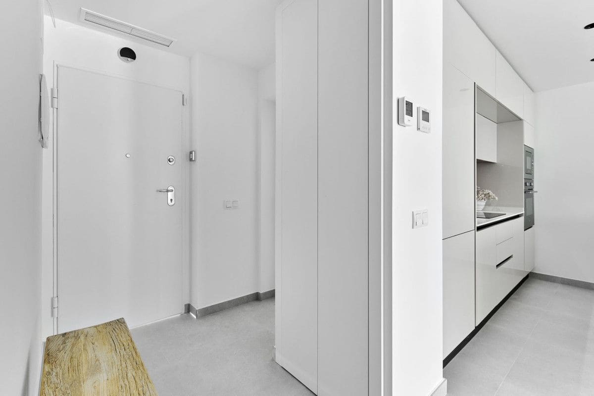 2 Zimmer Apartment zu verkaufen in La Veleta mit Pool Garage - 380.000 € (Ref: 9686629)