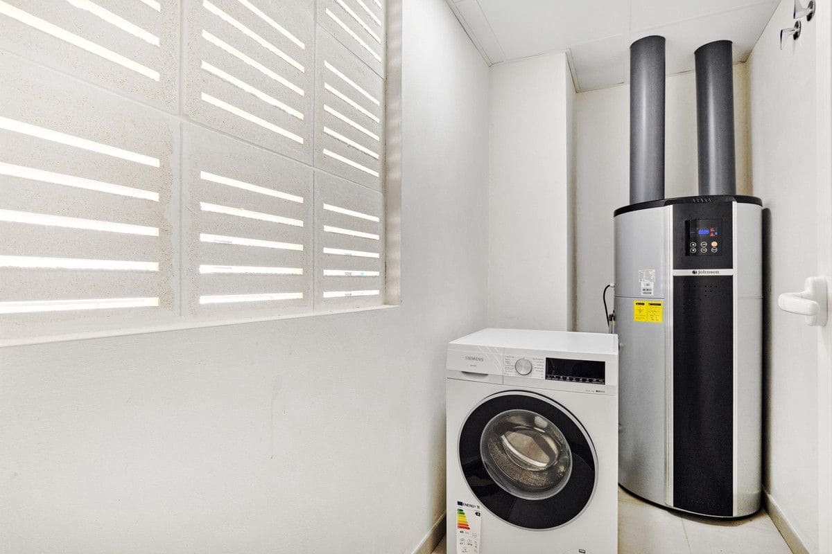 2 Zimmer Apartment zu verkaufen in La Veleta mit Pool Garage - 380.000 € (Ref: 9686629)