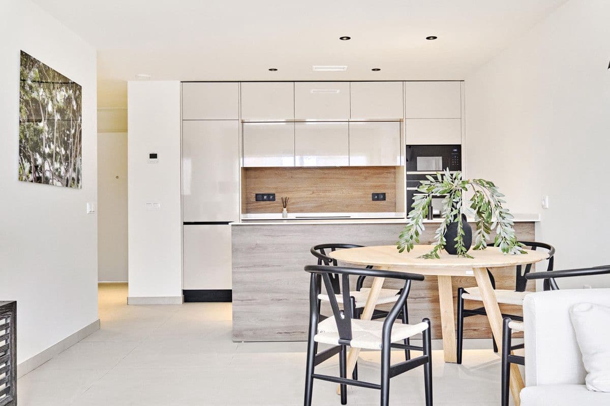 2 Zimmer Apartment zu verkaufen in La Veleta mit Pool Garage - 380.000 € (Ref: 9686629)