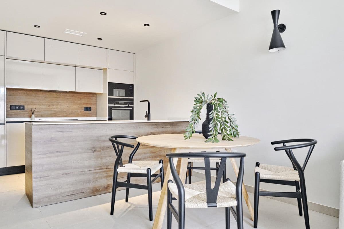 2 Zimmer Apartment zu verkaufen in La Veleta mit Pool Garage - 380.000 € (Ref: 9686629)