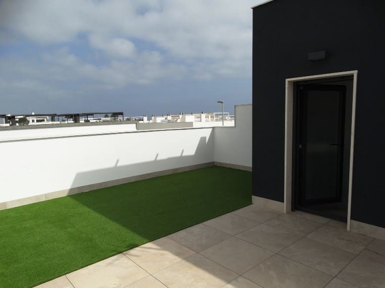 3 soverom Rekkehus til salgs i Pilar de la Horadada med svømmebasseng garasje - € 425 000 (Ref: 9686691)