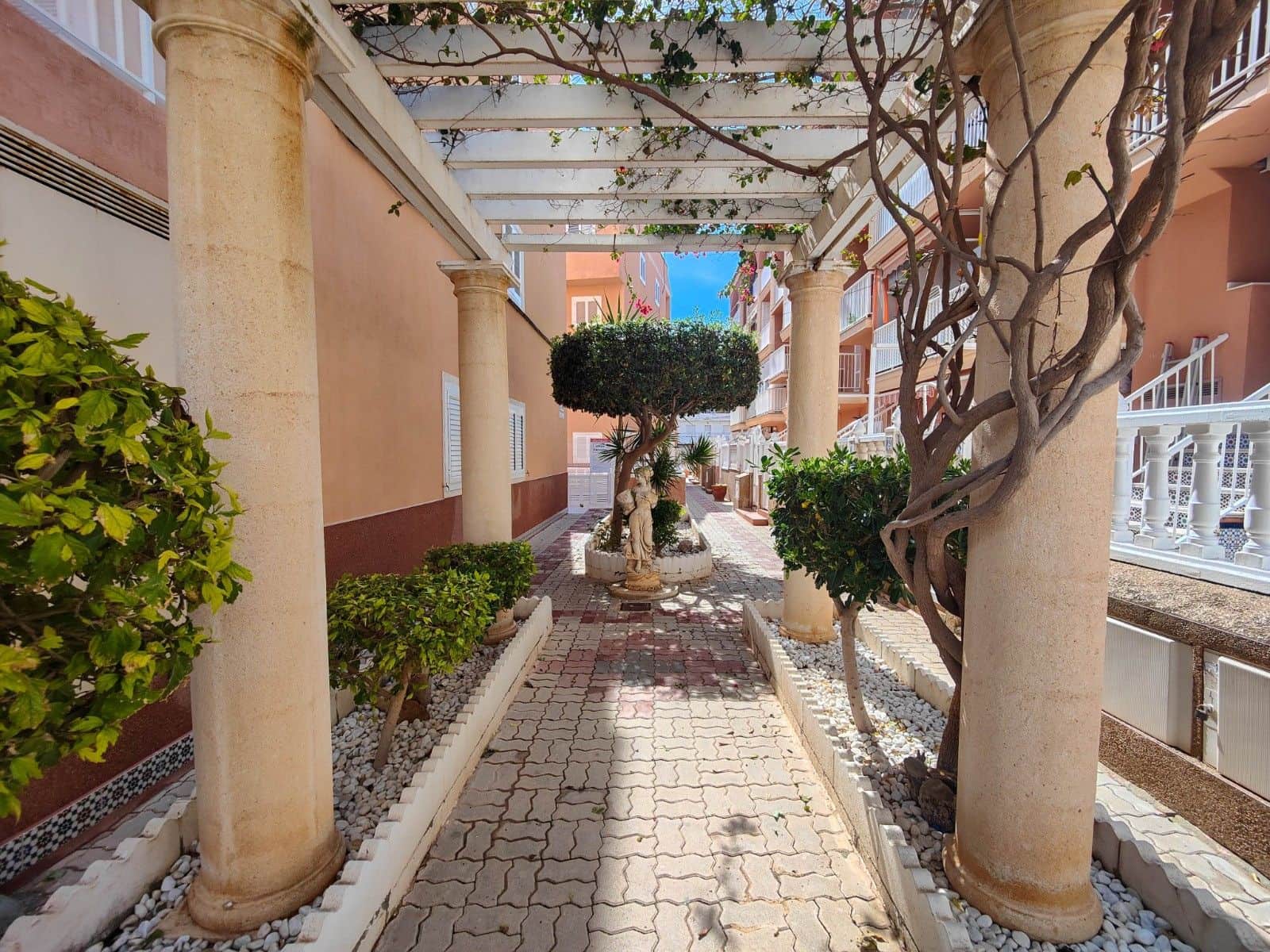 2 sovrum Takvåning till salu i Torrevieja - 215 000 € (Ref: 9690724)