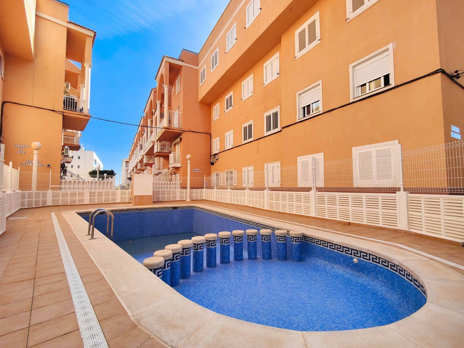 2 sovrum Takvåning till salu i Torrevieja - 215 000 € (Ref: 9690724)