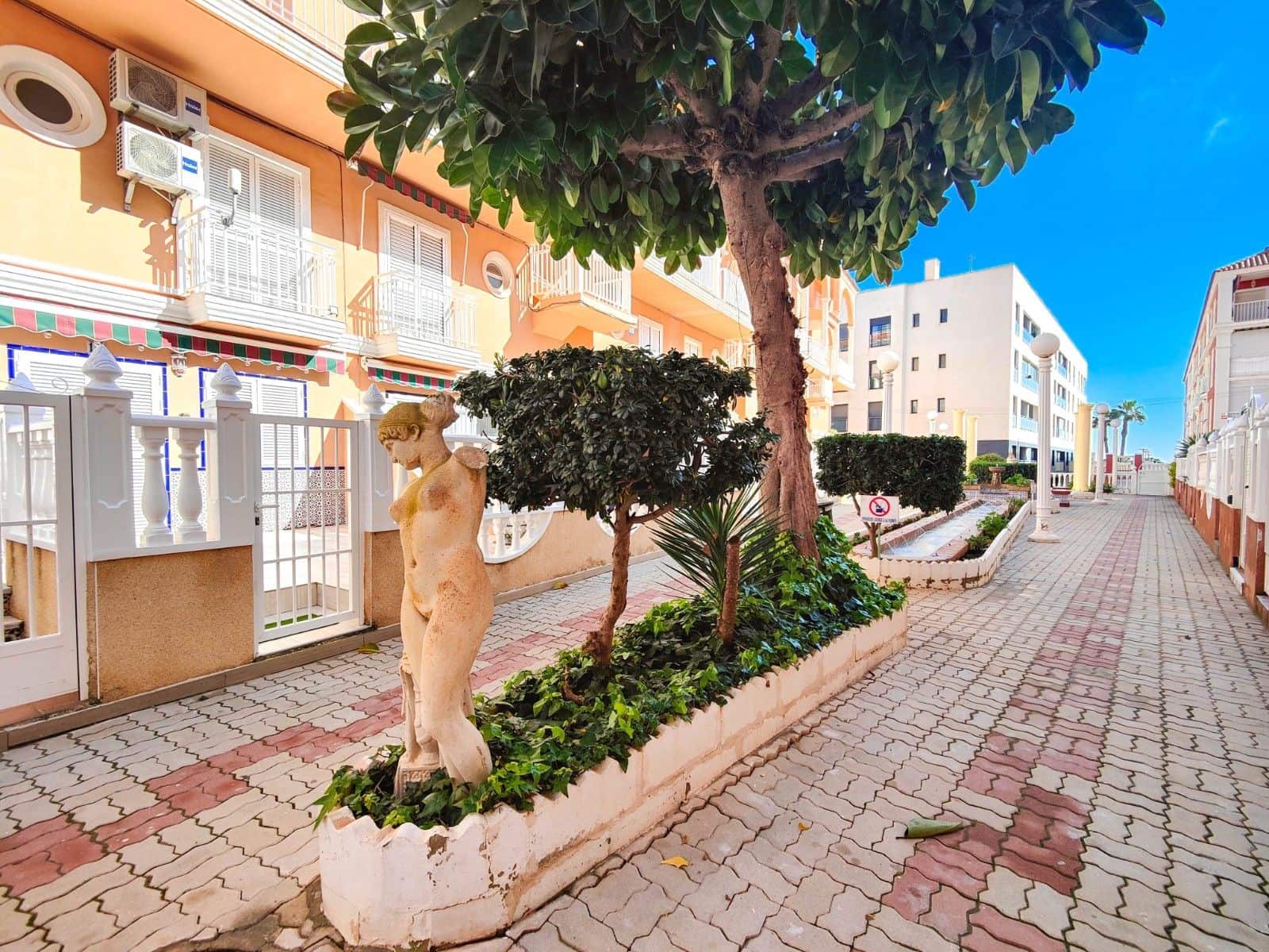 2 sovrum Takvåning till salu i Torrevieja - 215 000 € (Ref: 9690724)