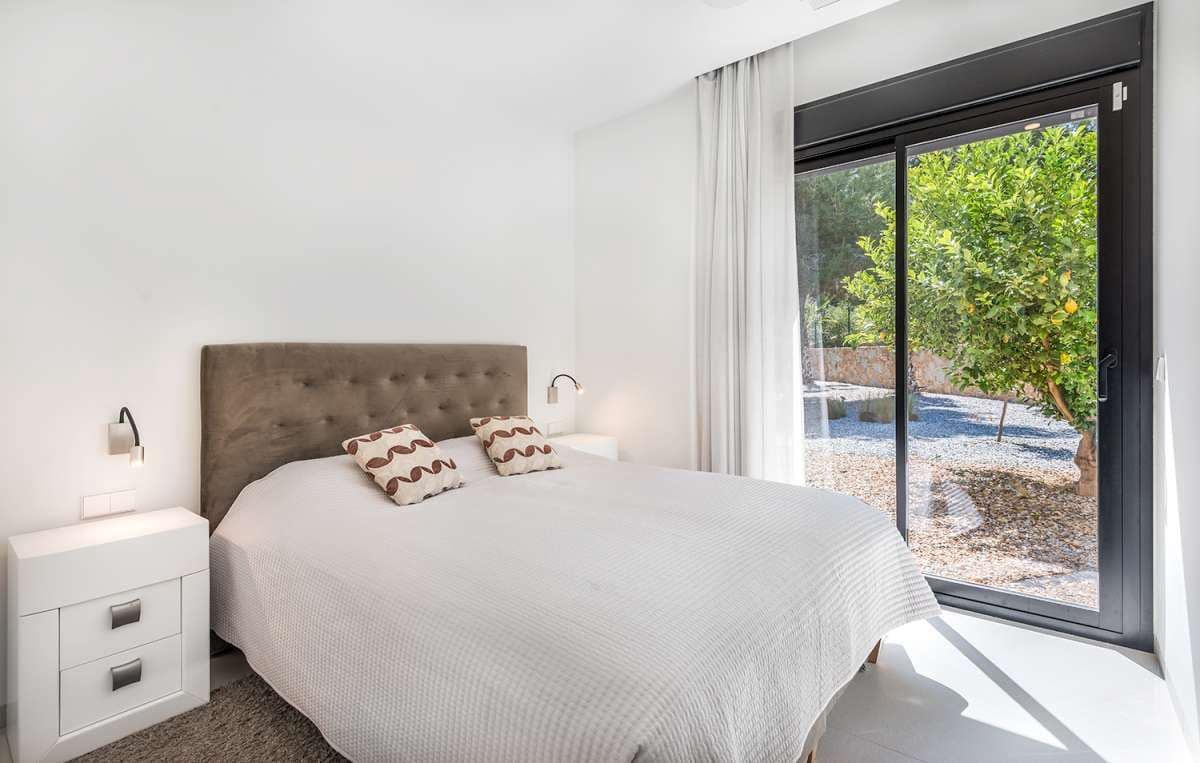 5 Zimmer Villa zu verkaufen in Las Colinas Golf mit Pool Garage - 1.450.000 € (Ref: 9690728)