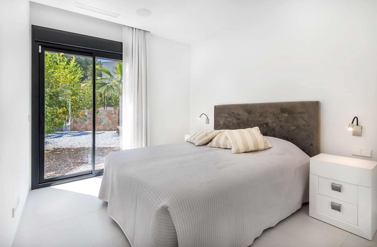 5 Zimmer Villa zu verkaufen in Las Colinas Golf mit Pool Garage - 1.450.000 € (Ref: 9690728)