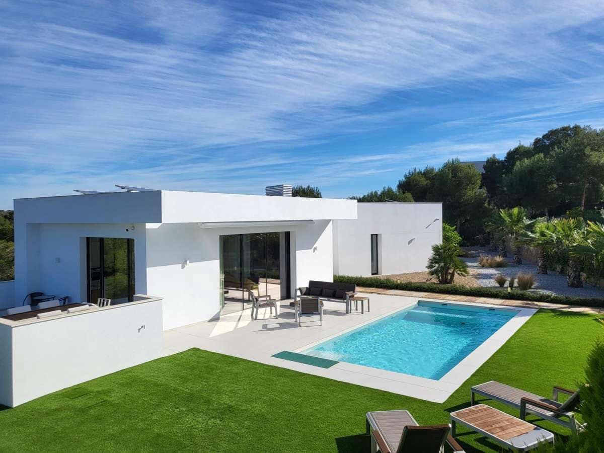 5 Zimmer Villa zu verkaufen in Las Colinas Golf mit Pool Garage - 1.450.000 € (Ref: 9690728)