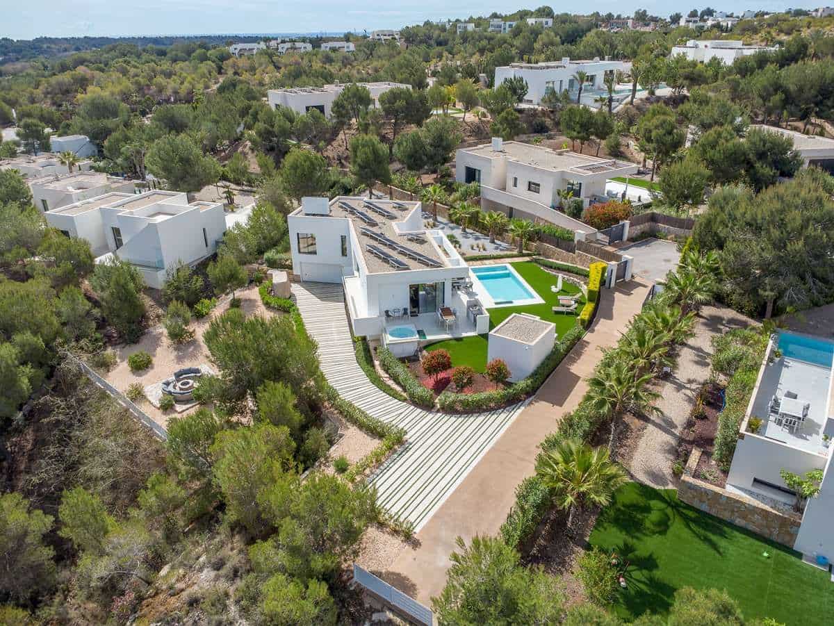 5 Zimmer Villa zu verkaufen in Las Colinas Golf mit Pool Garage - 1.450.000 € (Ref: 9690728)