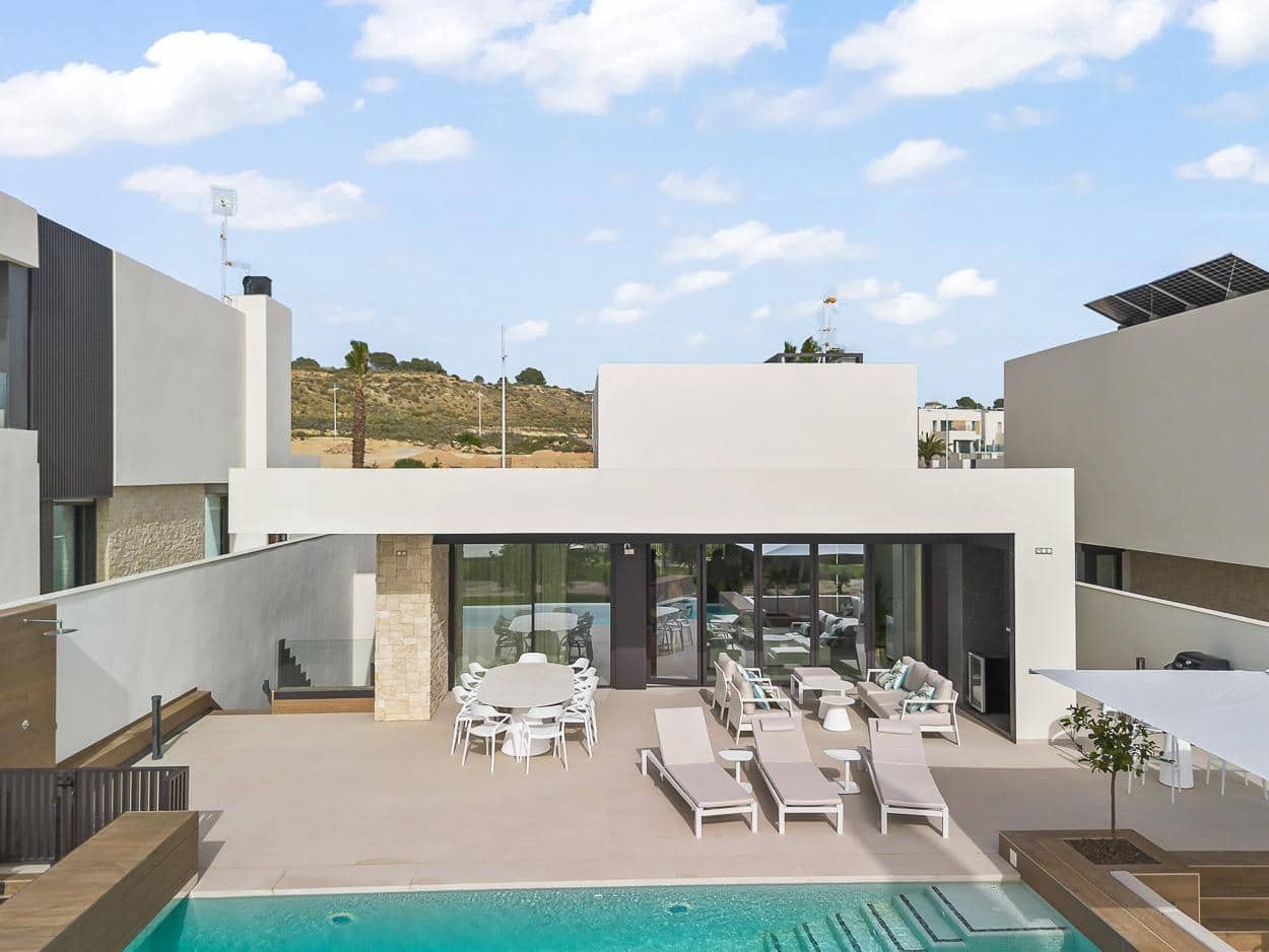 5 soveværelse Villa til salg i Algorfa med swimmingpool - € 1.750.000 (Ref: 9690737)