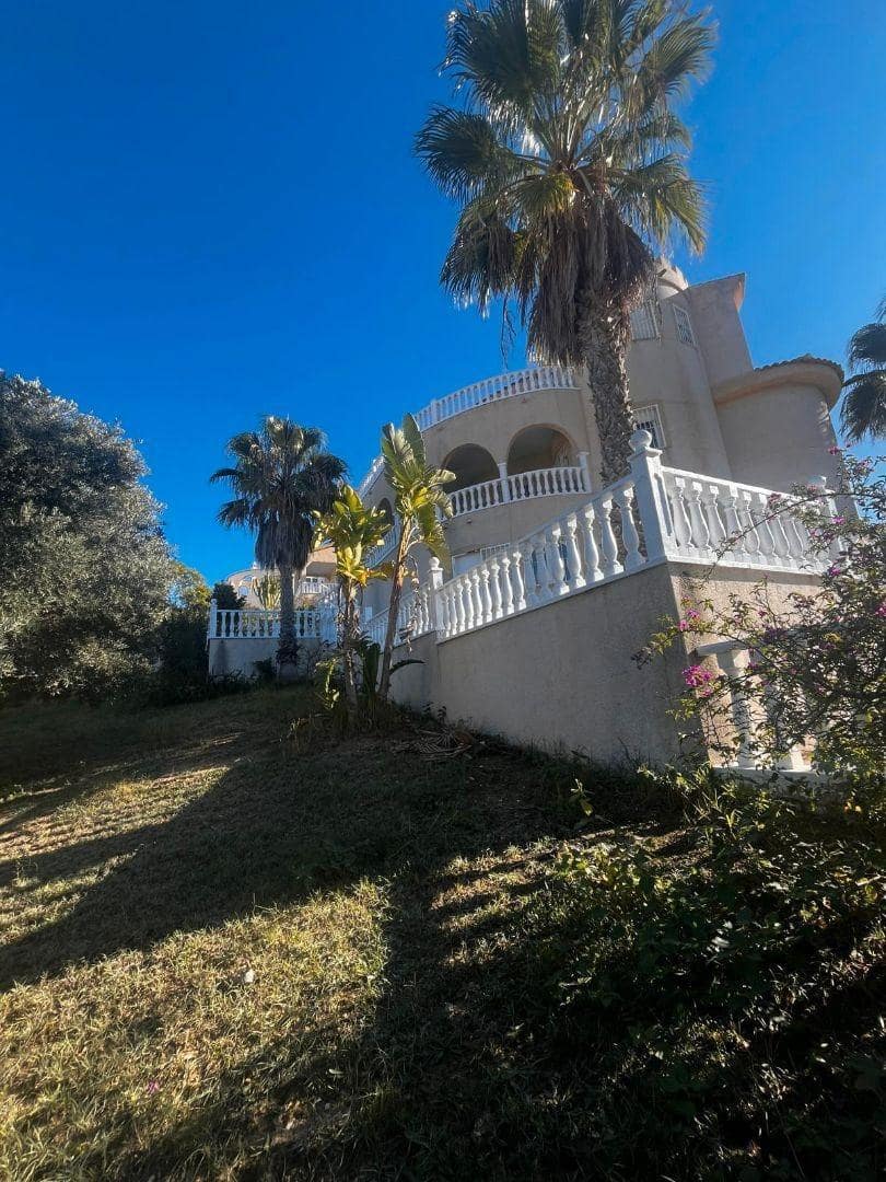 7 quarto Moradia para venda em La Marquesa com piscina - 525 000 € (Ref: 9690768)