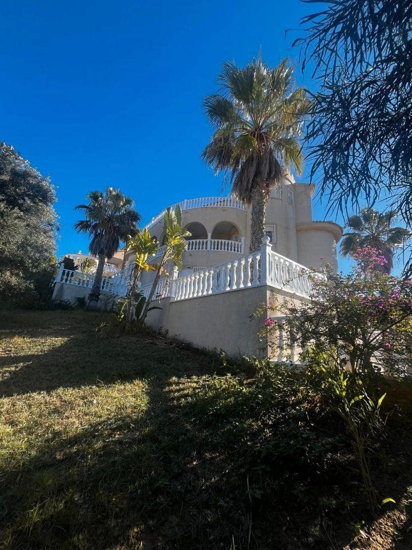 7 quarto Moradia para venda em La Marquesa com piscina - 525 000 € (Ref: 9690768)