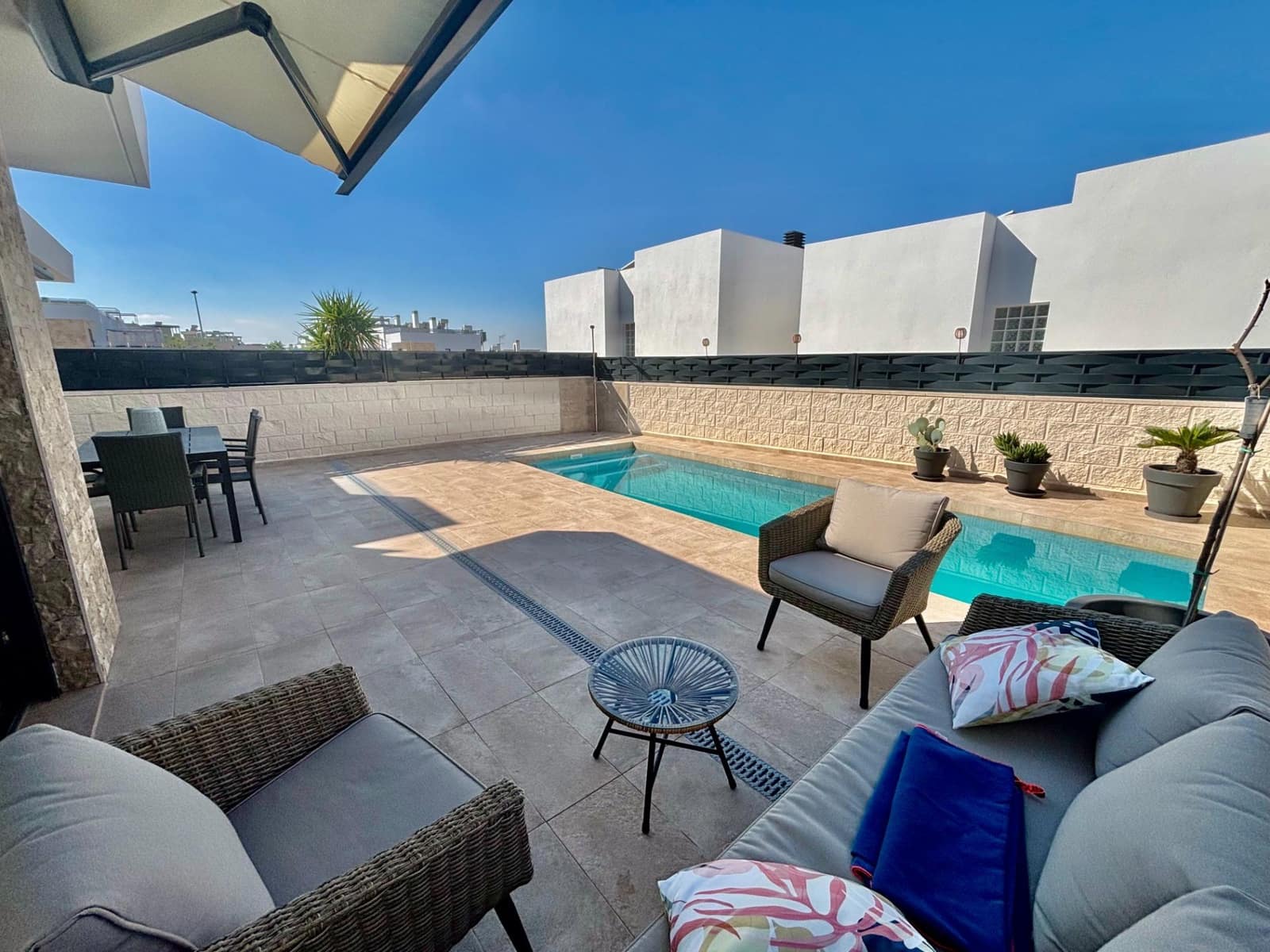 3 Zimmer Villa zu verkaufen in Benijofar mit Pool - 429.500 € (Ref: 9690771)