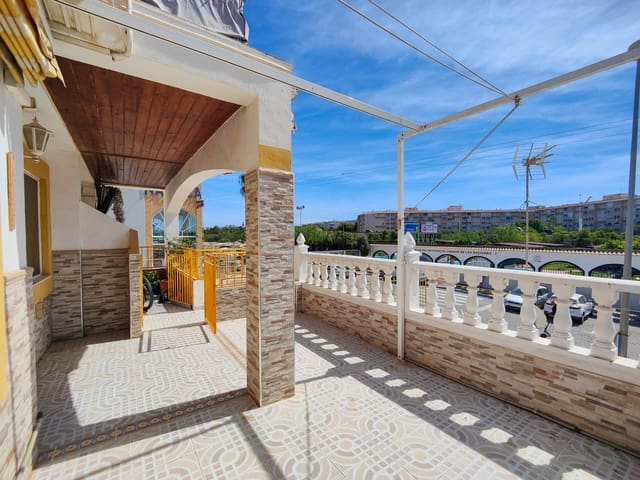 Ático de 3 habitaciones en Parque de las Naciones, Torrevieja en venta - 154.500 € (Ref: 9690828)