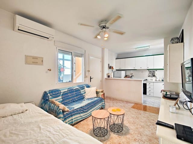 1 soveværelse Penthouse til salg i La Siesta, Torrevieja - € 131.000 (Ref: 9690831)