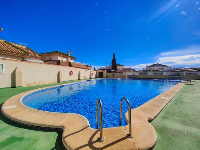 1 soveværelse Penthouse til salg i La Siesta, Torrevieja - € 131.000 (Ref: 9690831)
