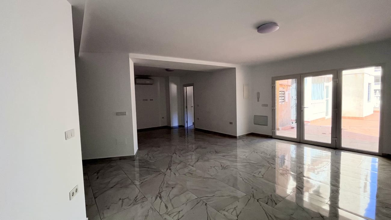 2 sovrum Bungalow till salu i Torrevieja med pool - 255 000 € (Ref: 9690851)