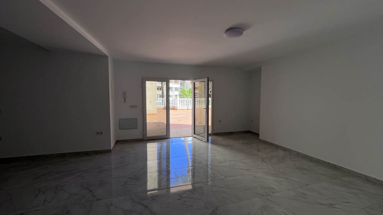 2 sovrum Bungalow till salu i Torrevieja med pool - 255 000 € (Ref: 9690851)