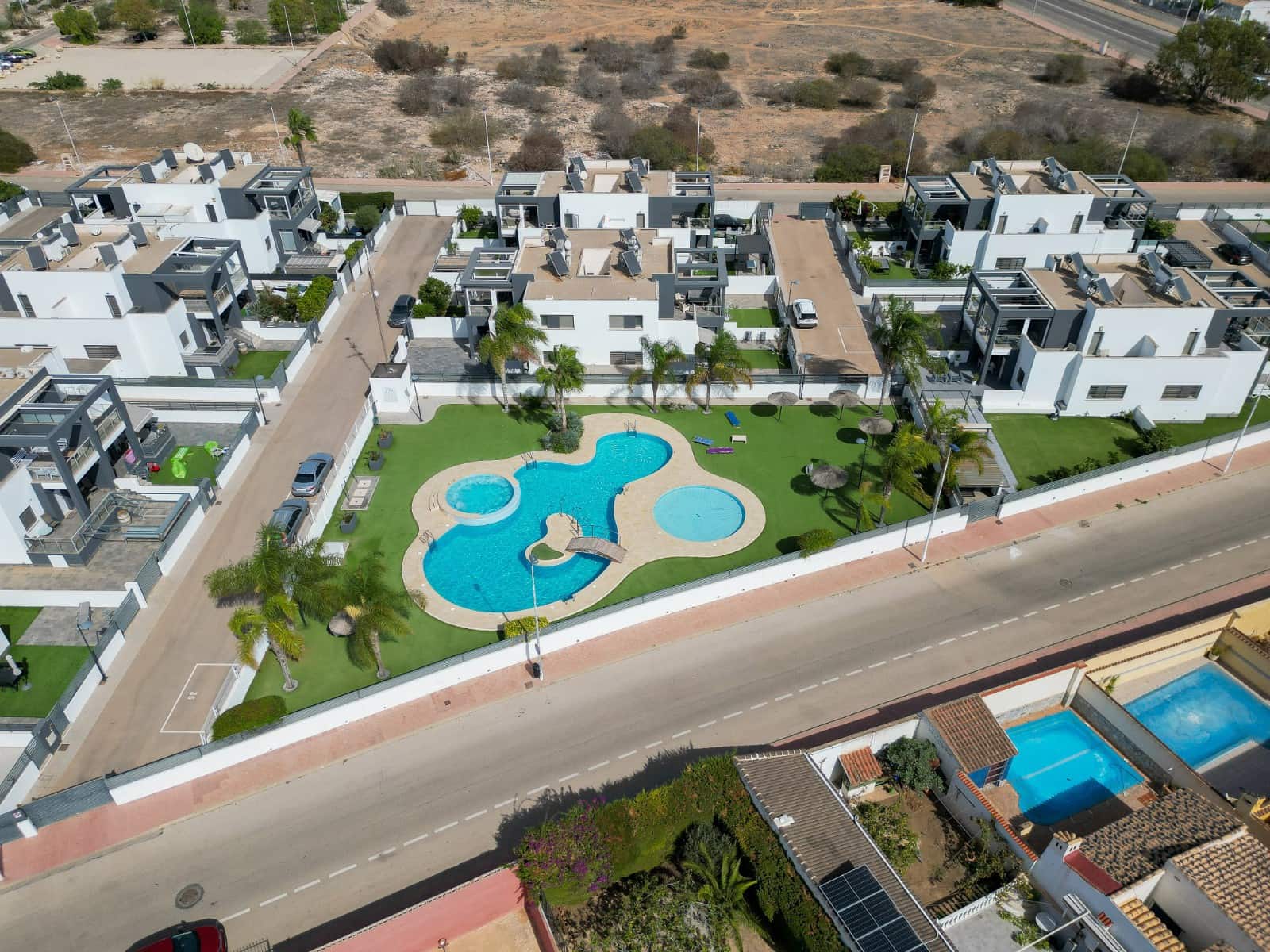 Piso de 2 habitaciones en Torrevieja en venta - 339.000 € (Ref: 9690856)