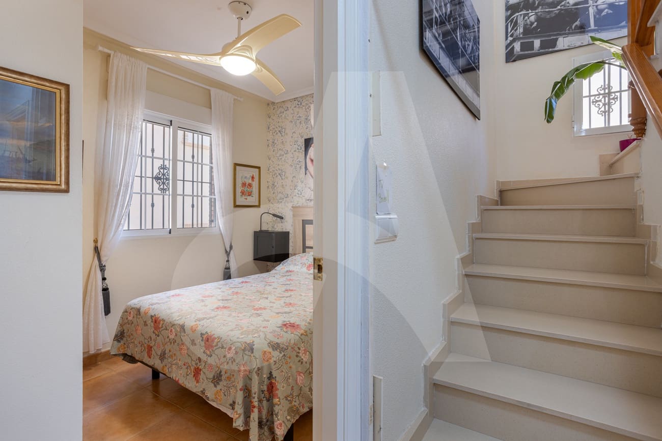 3 soverom Villa til salgs i Guardamar del Segura med svømmebasseng - € 255 000 (Ref: 9690868)