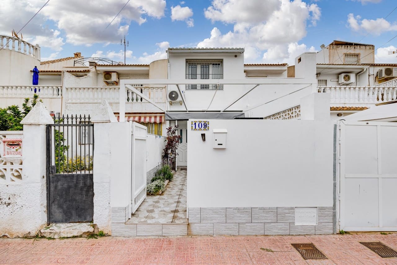 3 soveværelse Byhus til salg i Torrevieja - € 249.900 (Ref: 9690874)