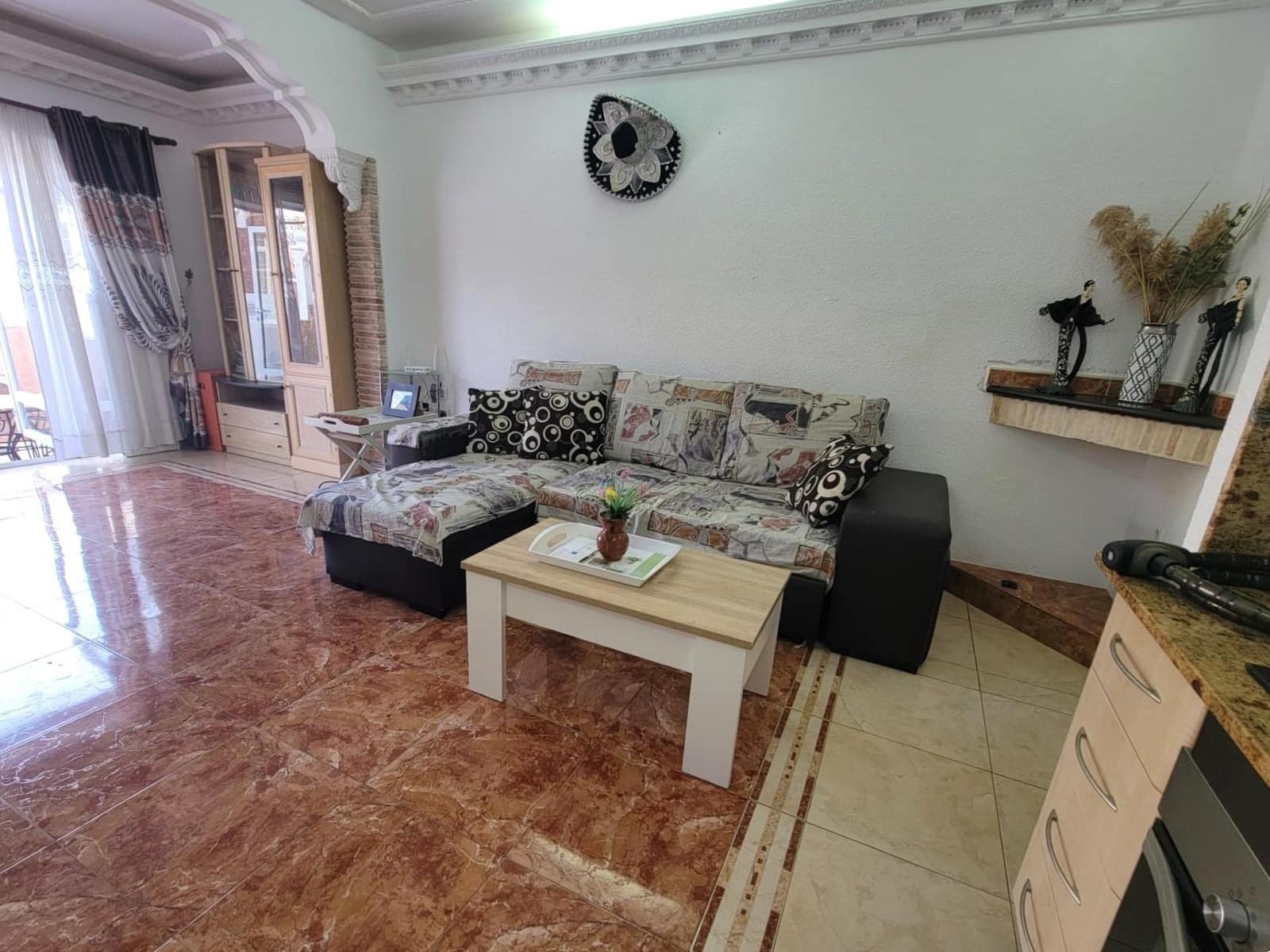 2 slaapkamer Rijtjeshuis te koop in Torrevieja - € 138.000 (Ref: 9690876)