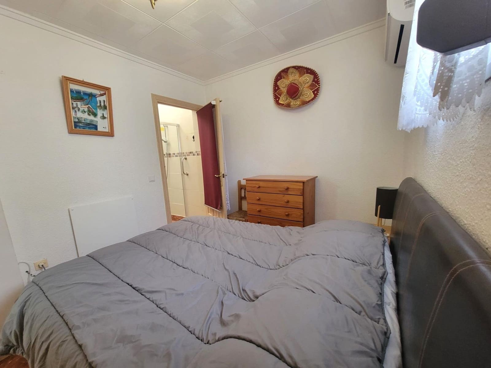 2 slaapkamer Rijtjeshuis te koop in Torrevieja - € 138.000 (Ref: 9690876)