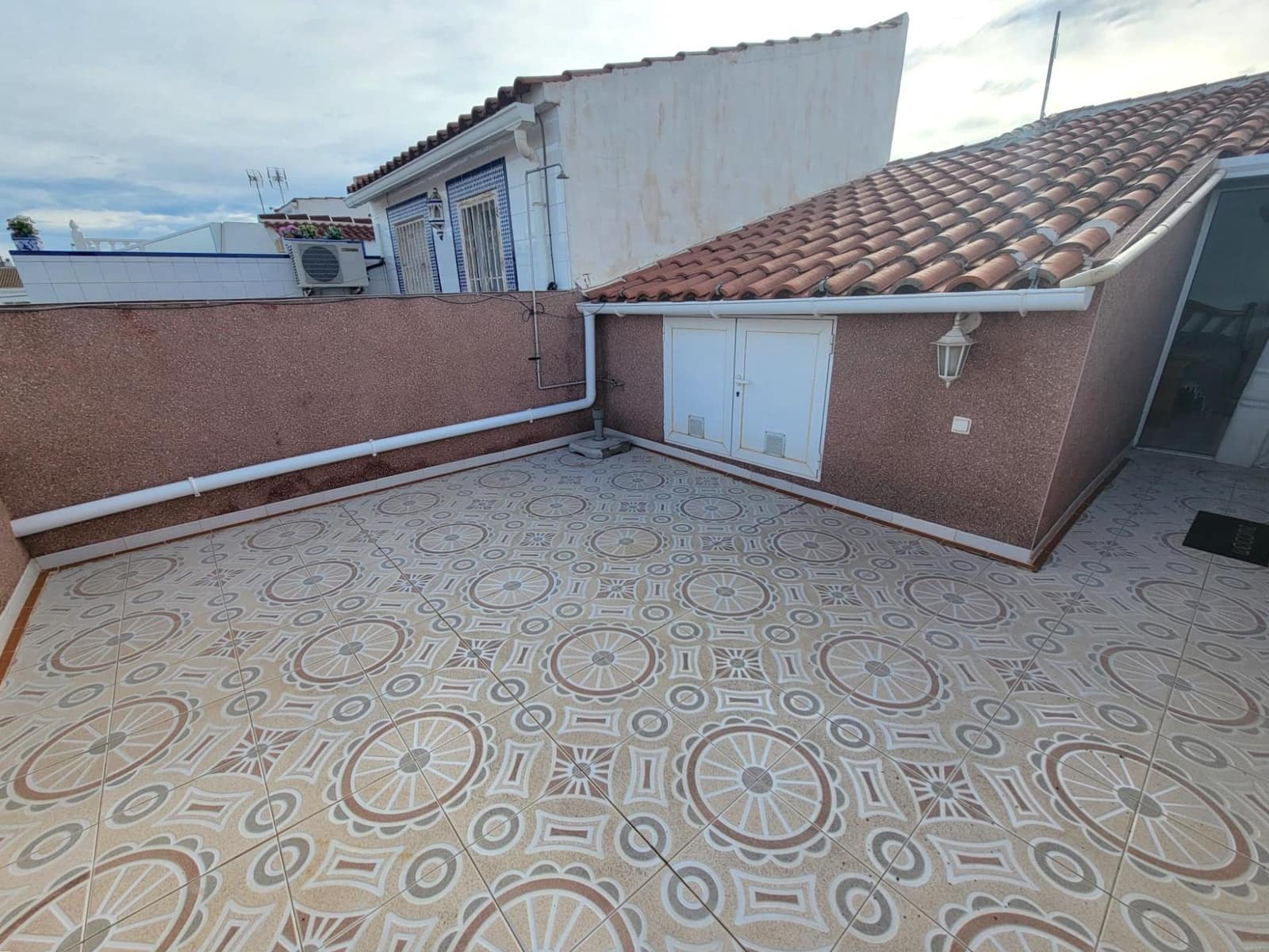 2 slaapkamer Rijtjeshuis te koop in Torrevieja - € 138.000 (Ref: 9690876)