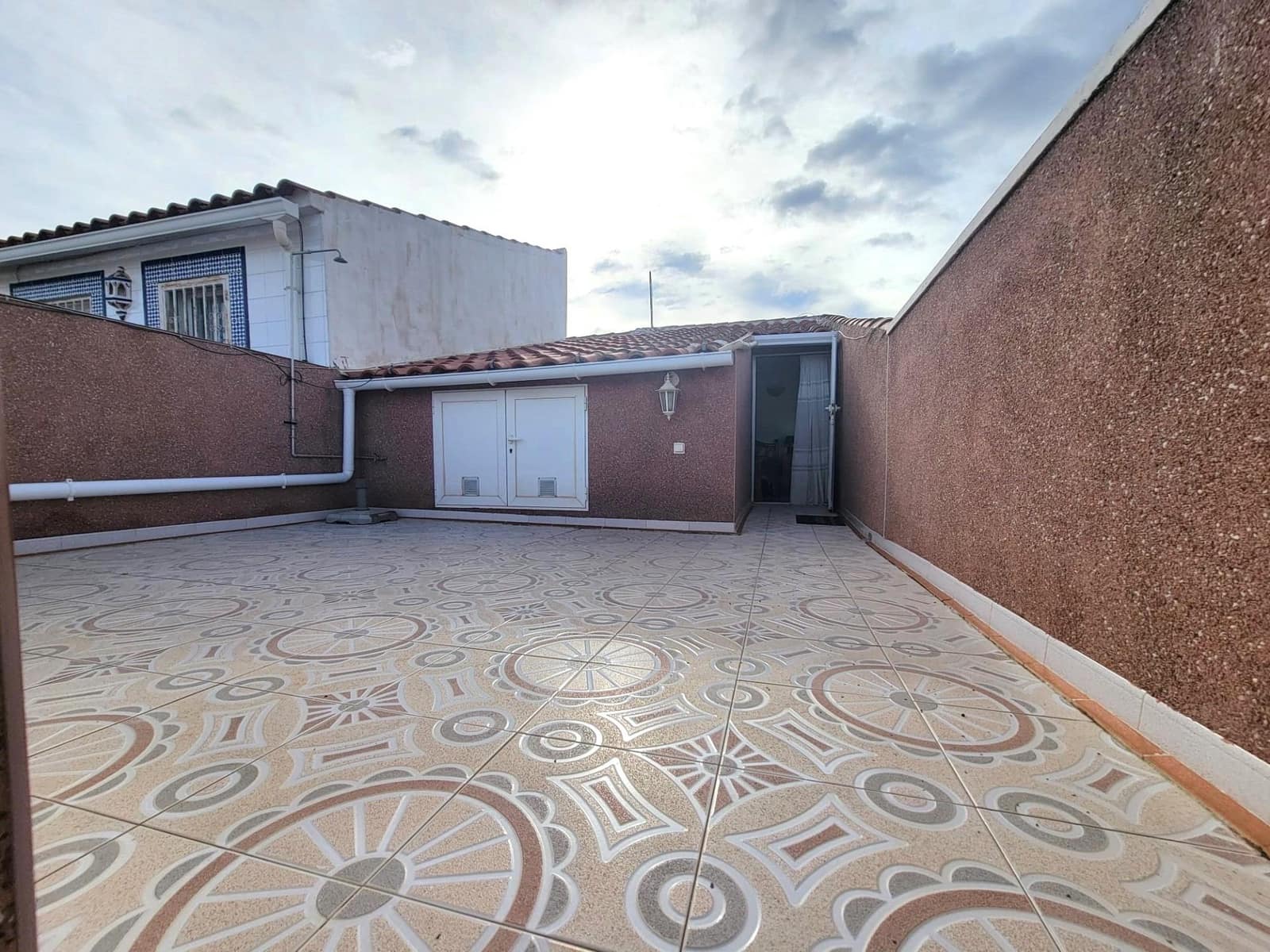 2 slaapkamer Rijtjeshuis te koop in Torrevieja - € 138.000 (Ref: 9690876)