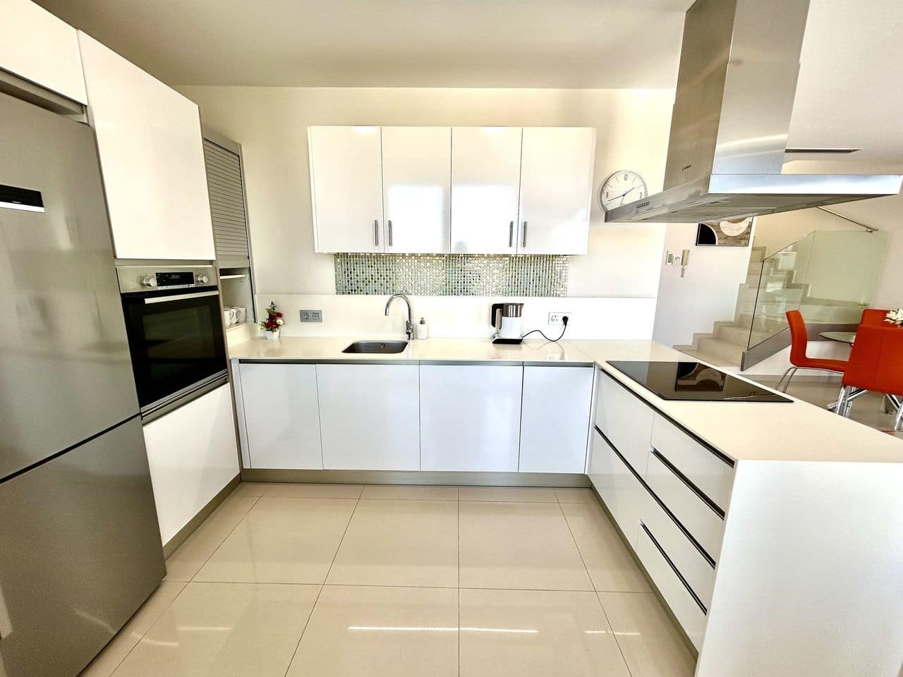 Chalet de 3 habitaciones en Villamartin en venta con garaje - 550.000 € (Ref: 9698901)