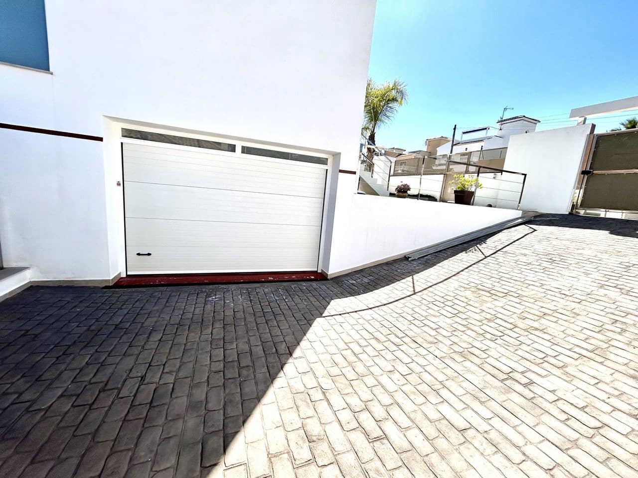 3 chambre Villa/Maison à vendre à Villamartin avec garage - 550 000 € (Ref: 9701744)