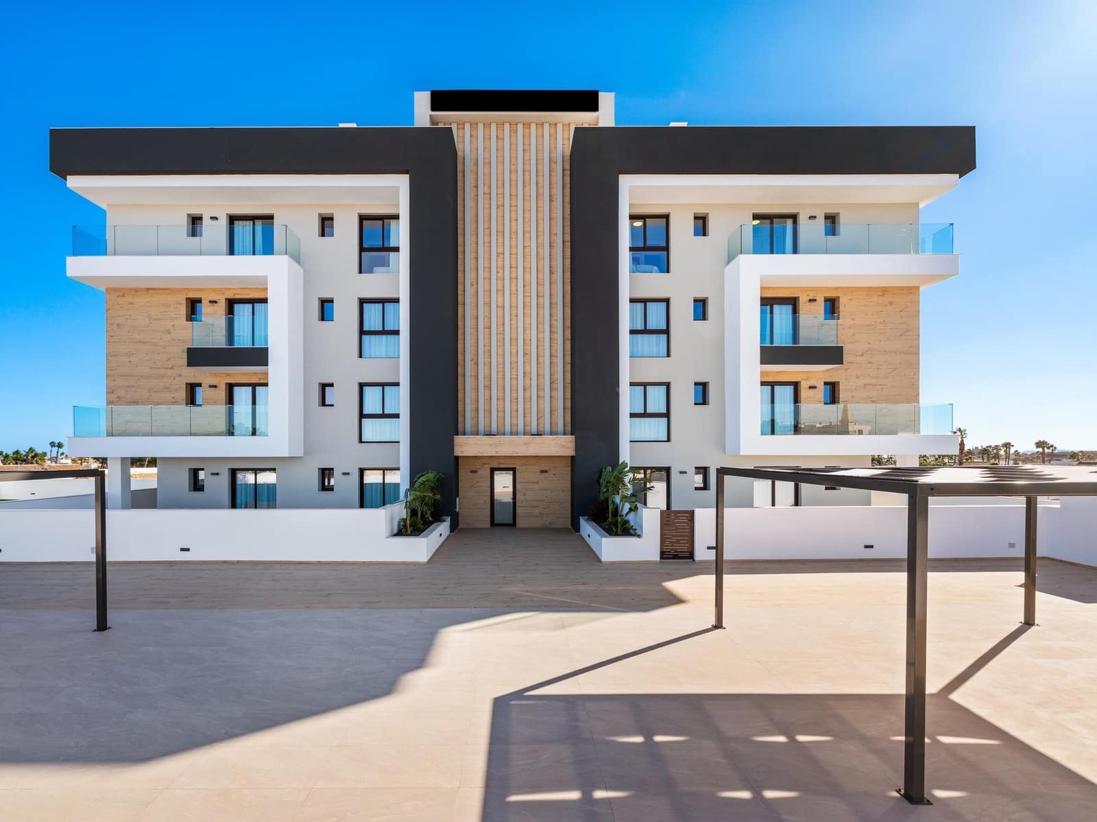 3 soveværelse Penthouse til salg i Los Alcazares med swimmingpool - € 419.900 (Ref: 9701791)