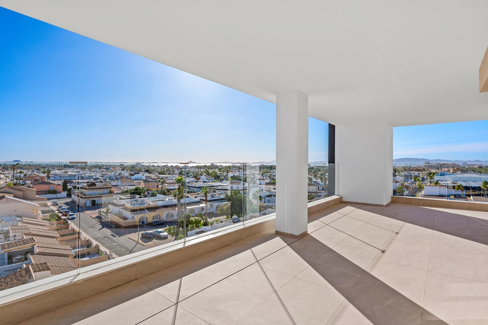 3 soveværelse Penthouse til salg i Los Alcazares med swimmingpool - € 419.900 (Ref: 9701791)