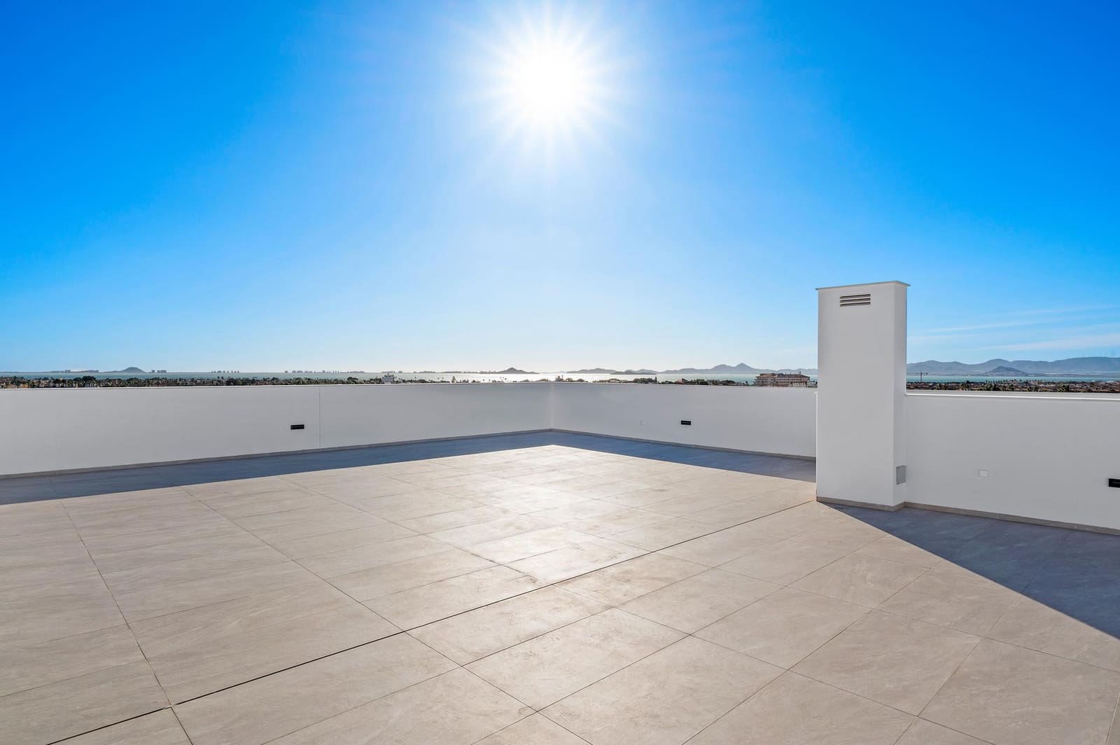 3 soveværelse Penthouse til salg i Los Alcazares med swimmingpool - € 419.900 (Ref: 9701791)