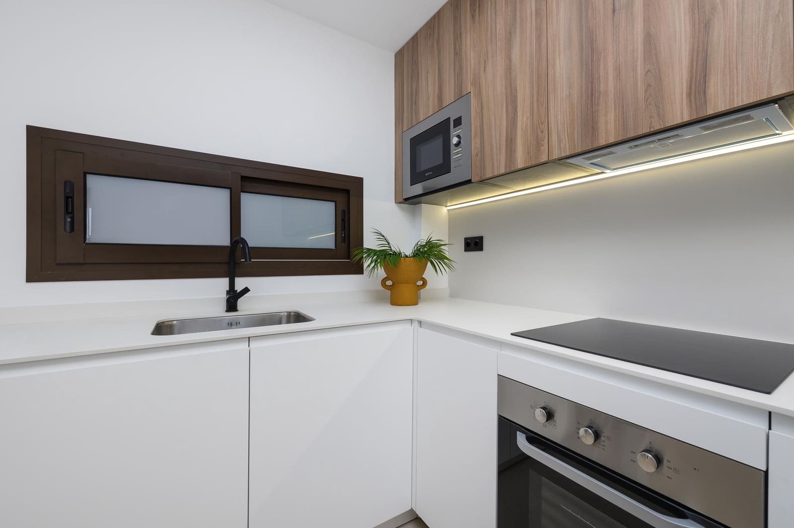 3 bedroom Apartment for sale in Los Alcazares with pool - € 330,000 (Ref: 9701960)