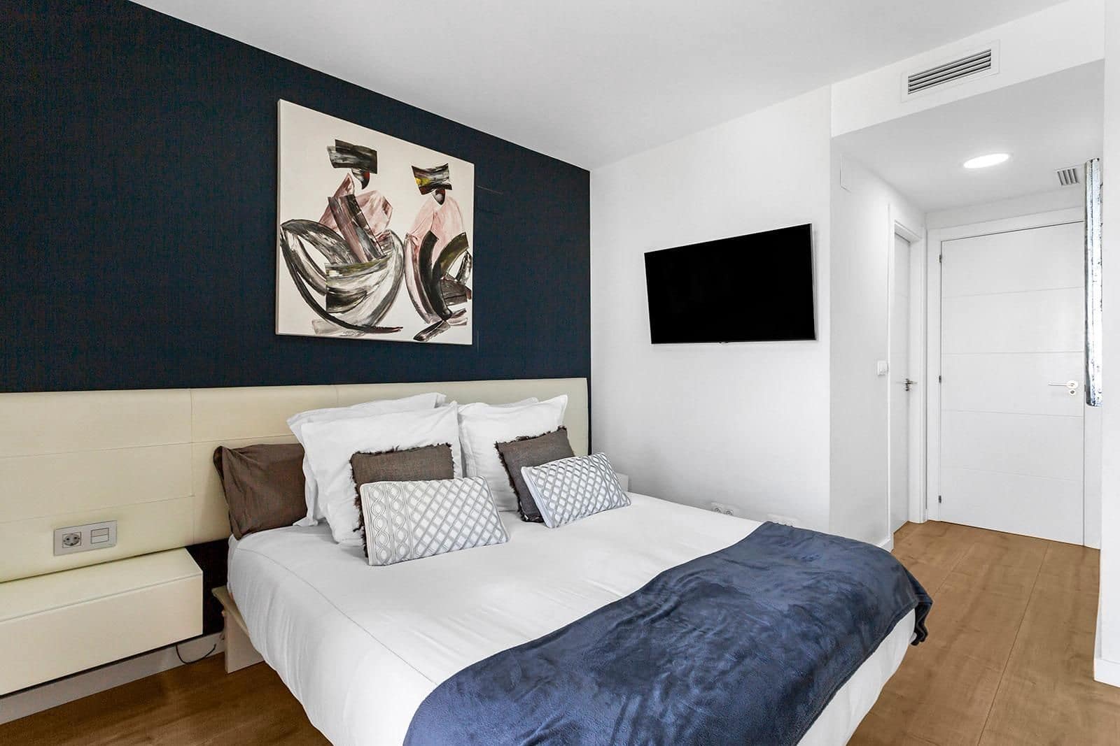 3 quarto Penthouse para venda em Alicante cidade com piscina - 1 100 000 € (Ref: 9707541)