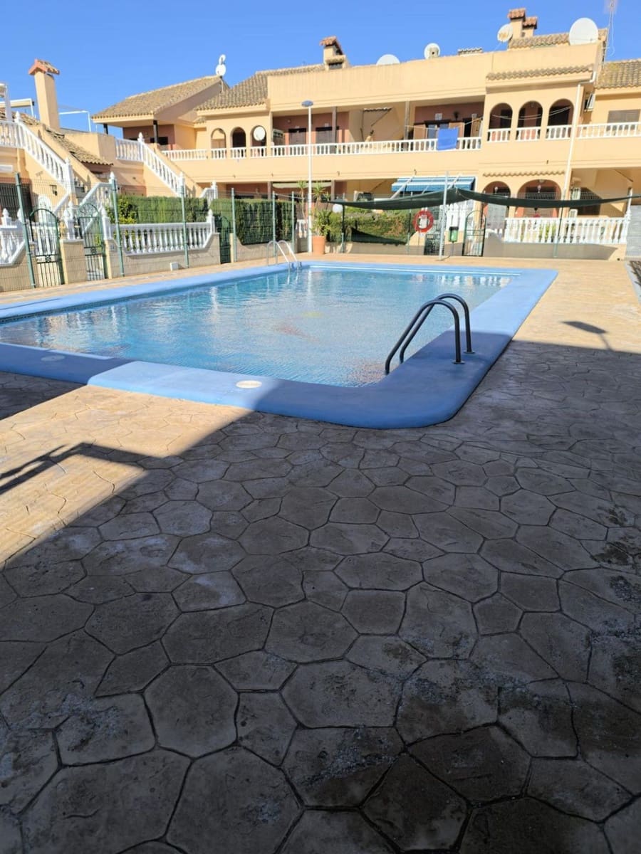 4 Zimmer Haus zu verkaufen in Torrevieja mit Pool - 187.900 € (Ref: 9707554)