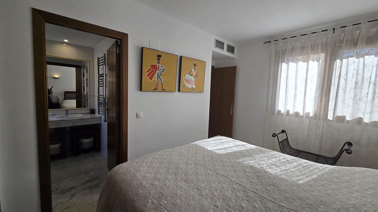 2 bedroom Apartment for sale in Punta Prima with garage - € 279,000 (Ref: 9715017)