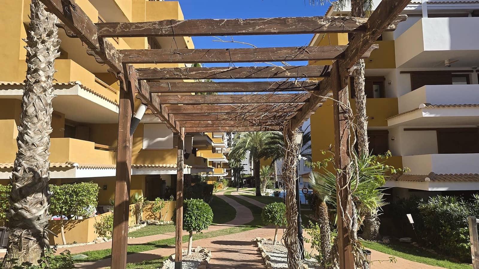 2 bedroom Apartment for sale in Punta Prima with garage - € 279,000 (Ref: 9715017)