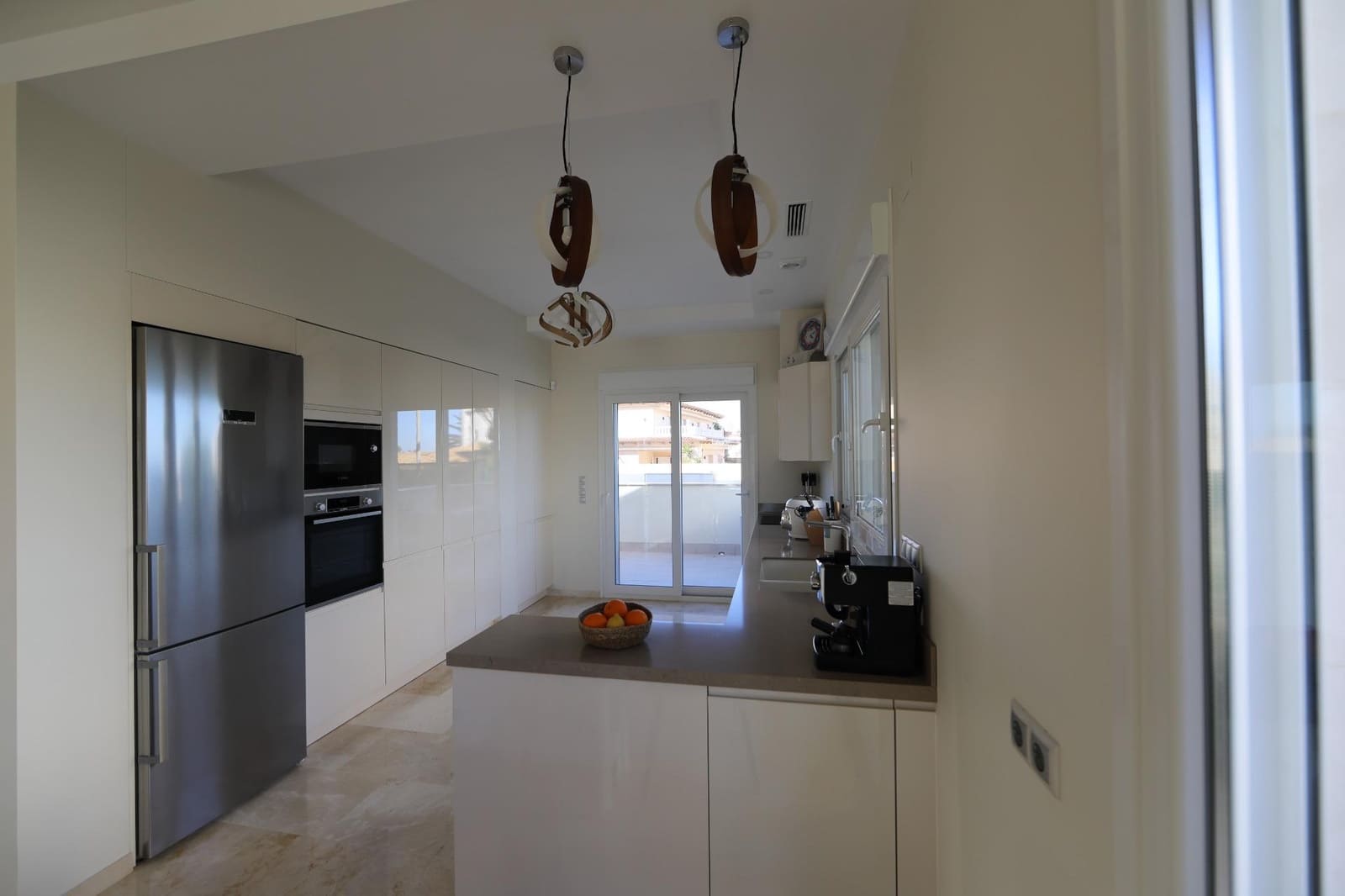 5 slaapkamer Villa te koop in La Zenia met zwembad garage - € 1.500.000 (Ref: 9732234)