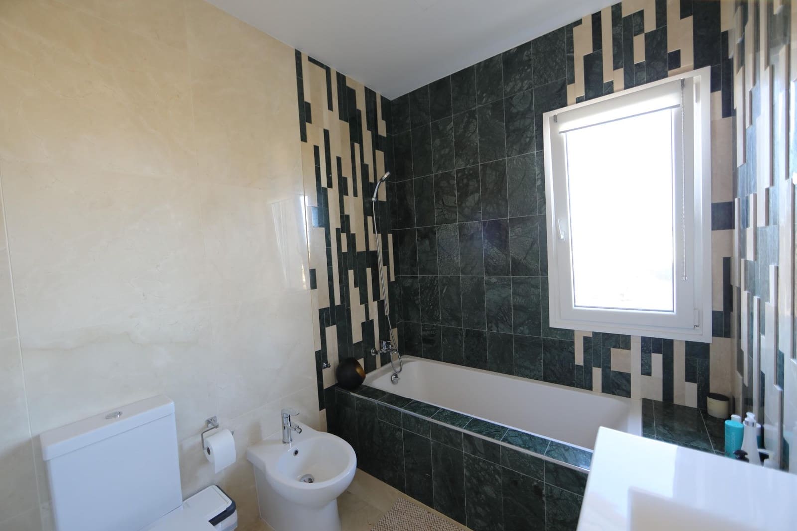 5 slaapkamer Villa te koop in La Zenia met zwembad garage - € 1.500.000 (Ref: 9732234)