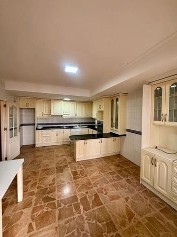 5 bedroom Apartment for sale in Centro, Torrevieja - € 255,000 (Ref: 9732247)