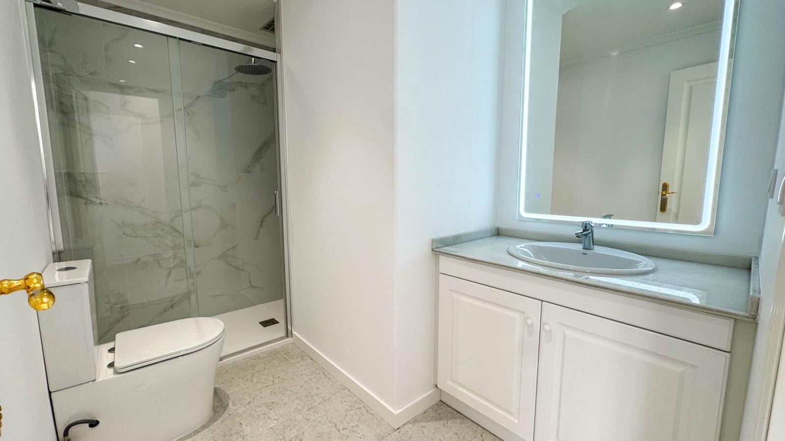 2 bedroom Apartment for sale in Filipinas - € 249,000 (Ref: 9732250)